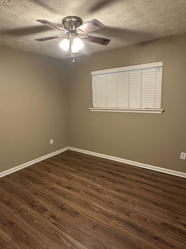 3630 S Bend Rd in Gainesville, GA - Foto de edificio - Building Photo