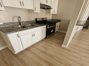 8936 Cedros Ave in Los Angeles, CA - Building Photo - Building Photo