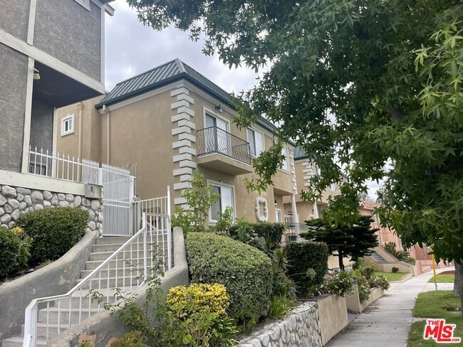 property at 2223 Montrose Ave