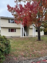 138 Crestview Terrace in Cottage Grove, OR - Building Photo - Building Photo