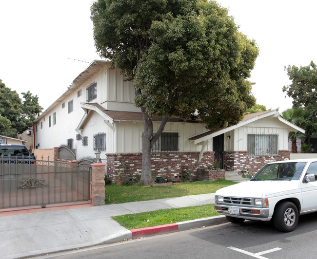 6352 Cedar St in Huntington Park, CA - Building Photo - Building Photo