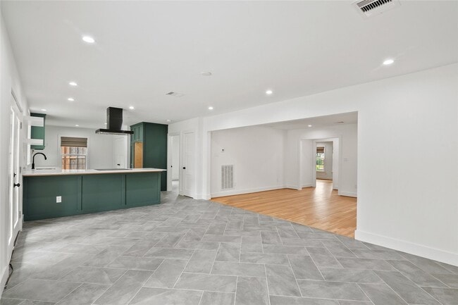 property at 312 W 31st St