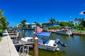 1369 Chesapeake Ave-Unit -B-5 in Naples, FL - Building Photo