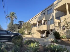 1030 Idaho Ave in Santa Monica, CA - Building Photo - Building Photo