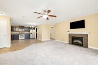 4111 Creek Hill Dr, Unit 4111 in Bettendorf, IA - Building Photo - Building Photo