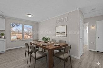 10432 Royal Dr in St. Louis, MO - Building Photo - Building Photo