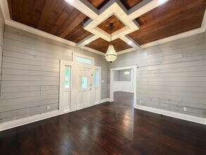 405 E Denton St in Ennis, TX - Building Photo - Building Photo