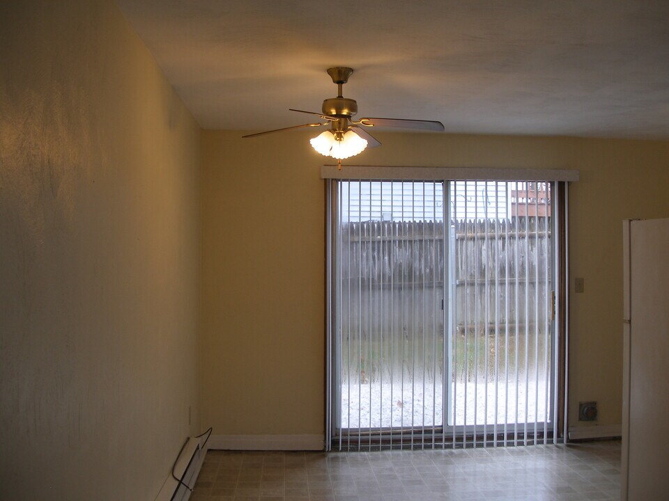 12 Grafton St, Unit 12 in Lowell, MA - Building Photo