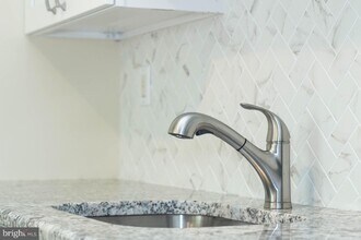 275 Green St-Unit -5L3 in Edgewater Park, NJ - Building Photo - Building Photo