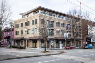 2681 Main St in Vancouver, BC - Building Photo