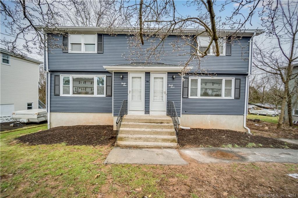 33 Muir Terrace in Southington, CT - Building Photo