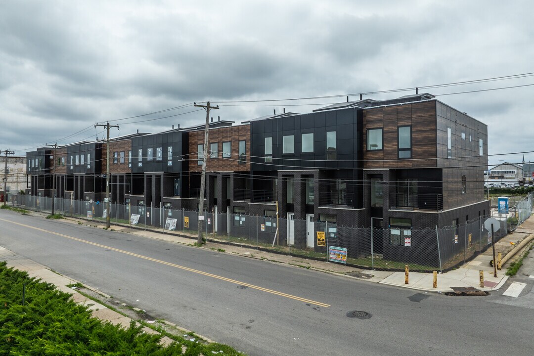 Rev Row in Philadelphia, PA - Building Photo