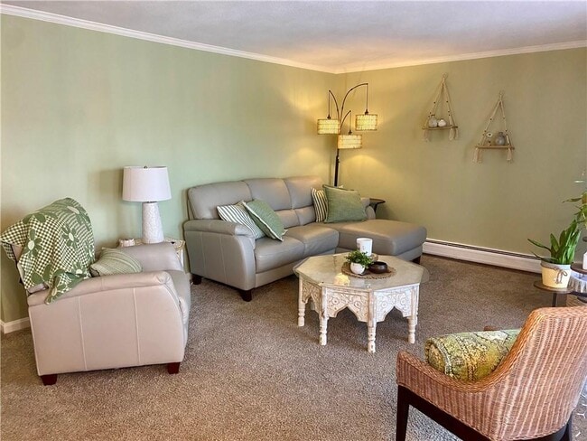 property at 7 Wake Robin Rd