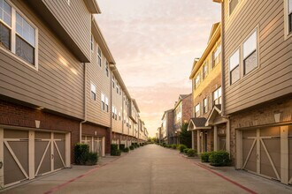 Perry Row in Dallas, TX - Foto de edificio - Building Photo