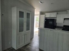 104 Bush Ln in Town 'n' Country, FL - Building Photo - Building Photo