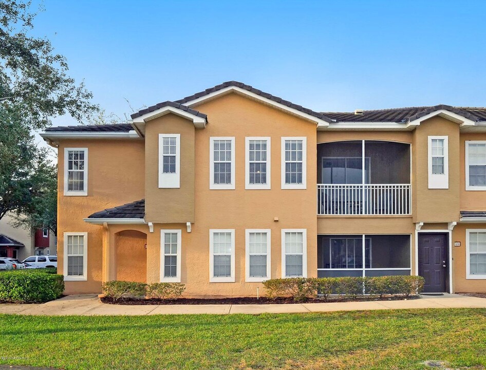 10075 Gate Pkwy N in Jacksonville, FL - Building Photo