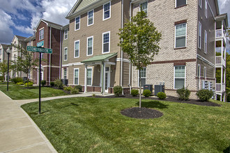 Overlook Apartment Homes in Elsmere, KY - Foto de edificio - Building Photo