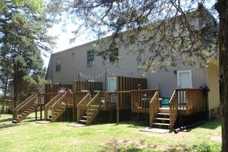 2002 Belle Terra Rd, Unit Unit B in Knoxville, TN - Building Photo - Building Photo