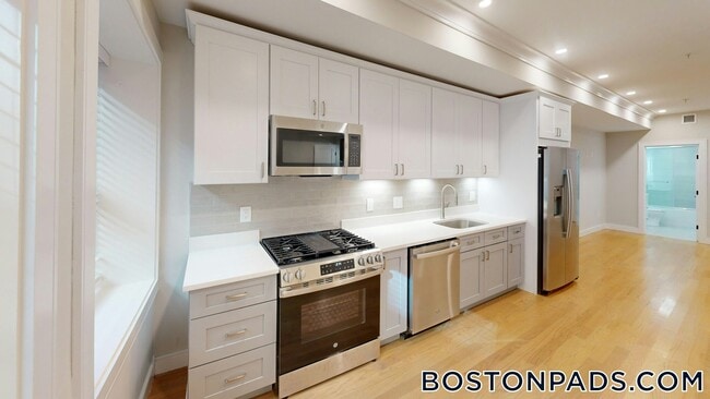 230 Tremont St, Unit 1 in Boston, MA - Building Photo - Building Photo