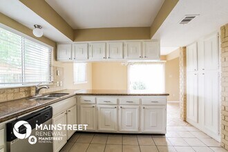 8510 Cookwood Dr in Houston, TX - Building Photo - Building Photo