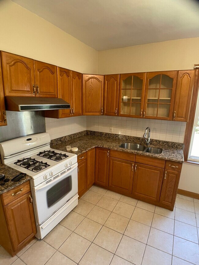 23 Harrison St, Unit 1