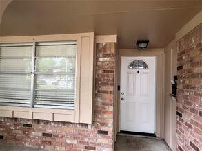 9219 Rentur Dr in Houston, TX - Building Photo - Building Photo