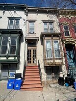 11 Myrtle Ave in Albany, NY - Building Photo