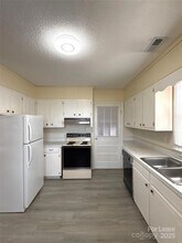 1516 Pleasant Plains Rd in Matthews, NC - Building Photo - Building Photo