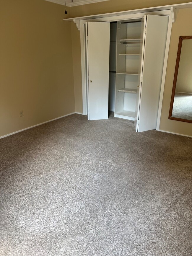 311 W Earle St, Unit A23 in Greenville, SC - Building Photo - Building Photo