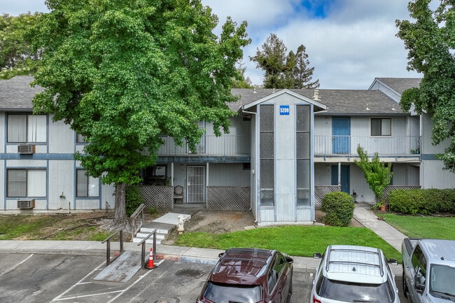 5209 Old Redwood Hwy, LLC in Santa Rosa, CA - Foto de edificio - Building Photo