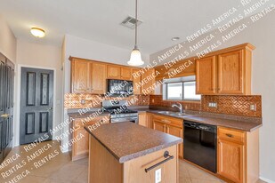 11942 W Heyburn Dr in Marana, AZ - Building Photo