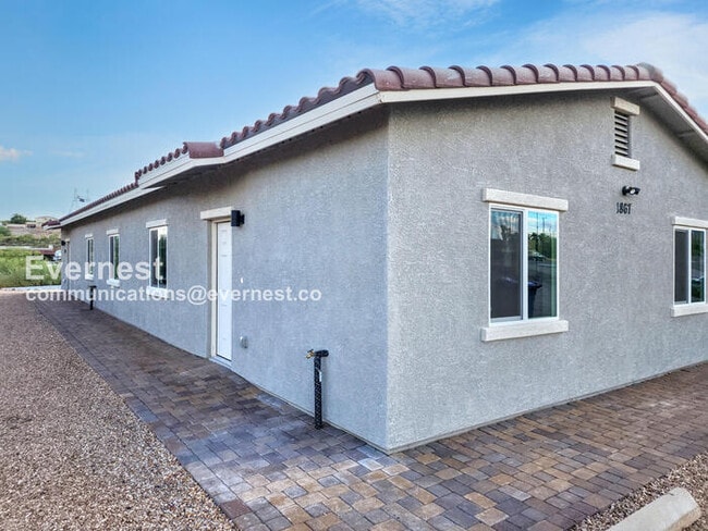 1867 W Ajo Wy