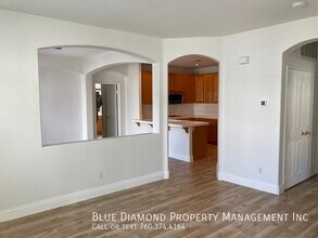 3771 Carmel View Rd in San Diego, CA - Building Photo - Building Photo