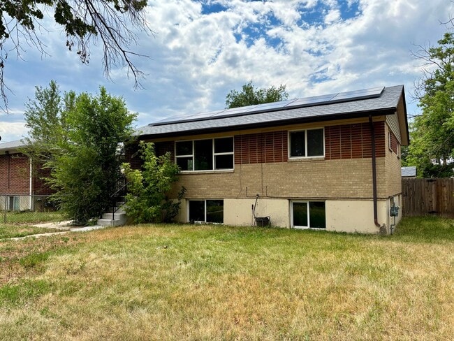 property at 809 Emporia St