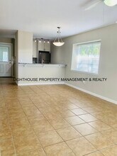 735 9th Ave S in Jacksonville Beach, FL - Building Photo - Building Photo