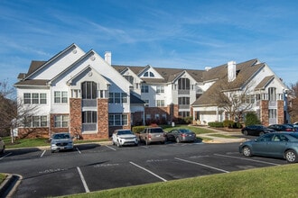 Greenbelt Lake Village in Greenbelt, MD - Foto de edificio - Building Photo