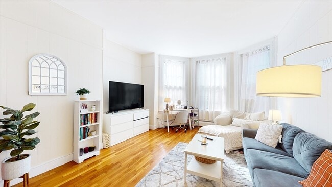 property at 289 Beacon St