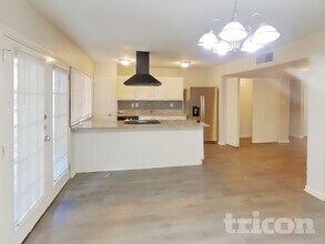 2106 Newbury Dr in Arlington, TX - Building Photo - Building Photo