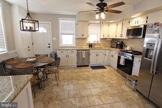 215 W 9th Ave in Conshohocken, PA - Building Photo - Building Photo