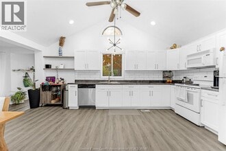 1595 Sprucewood Ave in Lasalle, ON - Building Photo - Building Photo