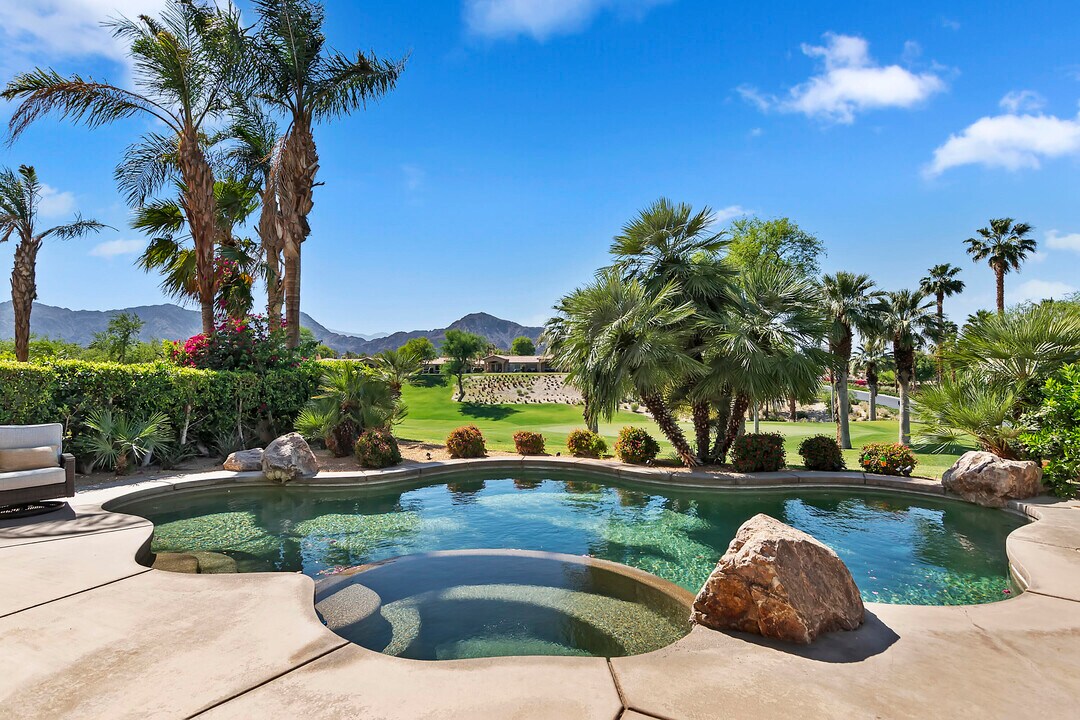 48245 Vista Calico in La Quinta, CA - Building Photo