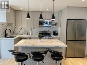 80 Trayborn Dr in Richmond Hill, ON - Building Photo - Building Photo