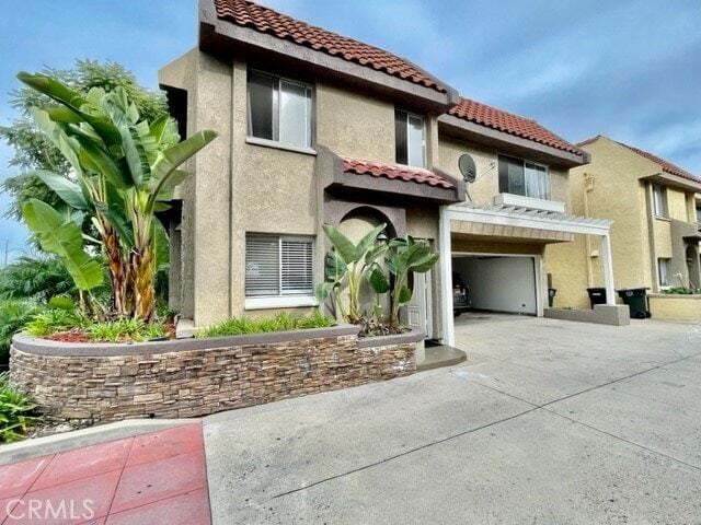 property at 2558 Orange Ave