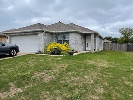 105 Fossil Trail in Leander, TX - Building Photo
