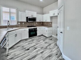 2143 S Shirley Ave in Fresno, CA - Building Photo