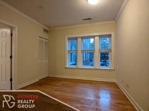 3240 N Clifton Ave in Chicago, IL - Building Photo - Building Photo