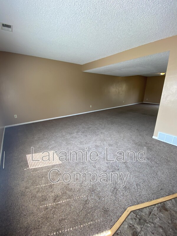 1211 Downey St in Laramie, WY - Building Photo - Building Photo