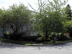 2214 W 1st Ave in Vancouver, BC - Building Photo