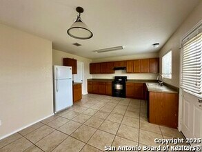 327 Ville Serene in San Antonio, TX - Building Photo - Building Photo