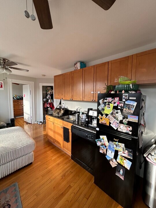 52 Fenwood Rd, Unit 208 in Boston, MA - Building Photo